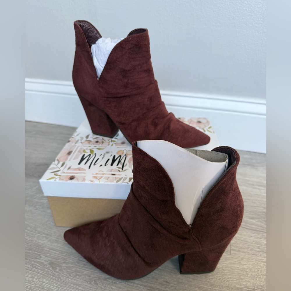 NIB Suede Scrunch Booties in Wine size 8